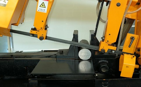 柳江数控带锯床自动送料精度会出现偏差吗？